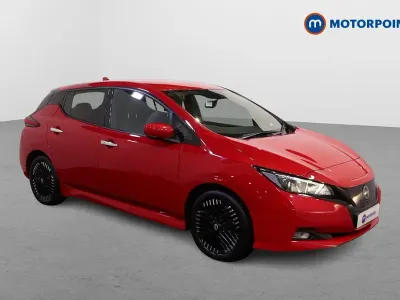 Używany Nissan Leaf N-Connecta 110 kW (150 KM) 2022 Czerwony Hatchback