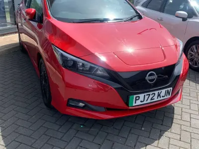 Usado Nissan Leaf N-Connecta 110 kW (150 HP) 2022 Vermelho Citadino