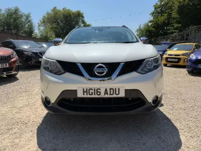 Used Nissan Qashqai 360º 2016 White SUV