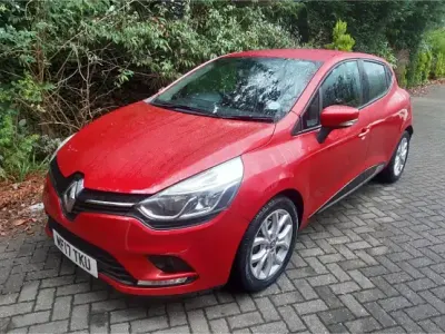 Used Renault Clio Dynamique 90 HP (66 kW) 2017 Red Hatchback