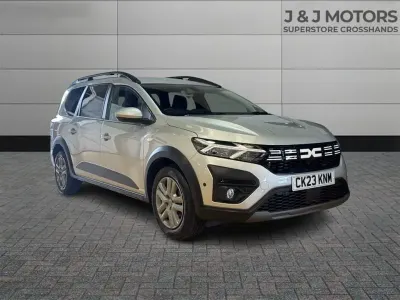 Usado Dacia Jogger Expression 110 HP (80 kW) 2023 Cinzento Monovolume