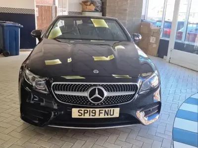 Begagnad Mercedes E220 AMG line 194 HK (142 kW) 2019 Svart Cab