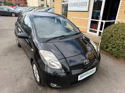 Usado Toyota Yaris 2011 Preto Citadino