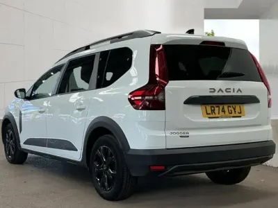 Used Dacia Jogger Extreme 141 HP (103 kW) 2024 White MPV
