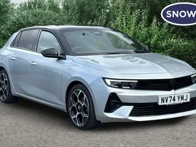 Używany Vauxhall Astra Ultimate 131 KM (96 kW) 2025 Szary Hatchback