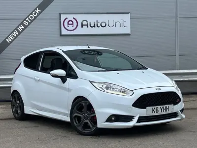 Używany Ford Fiesta ST 182 KM (133 kW) 2016 Biały Hatchback
