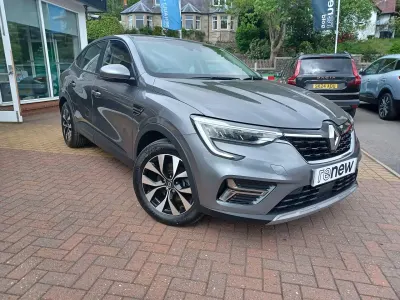 Używany Renault Arkana Iconic 142 KM (104 kW) 2022 SUV