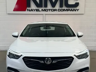 Używany Vauxhall Insignia SRi 110 KM (80 kW) 2018 Biały Hatchback