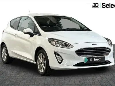 Używany Ford Fiesta Zetec 84 KM (61 kW) 2018 Biały Hatchback