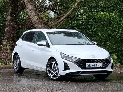 Used Hyundai i20 Ultimate 100 HP (73 kW) 2024 White Hatchback