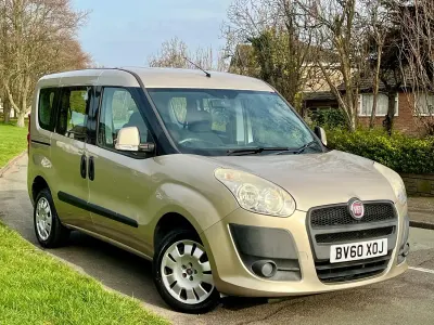 Begagnad Fiat Doblò Active 90 HK (66 kW) 2010 Beige Minibuss
