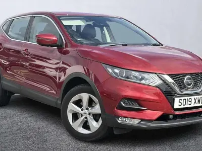 Used Nissan Qashqai Acenta Premium 140 HP (102 kW) 2019 Red SUV