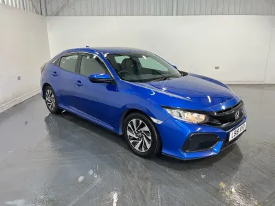 Begagnad Honda Civic SE 120 HK (88 kW) 2018 Blå Halvkombi