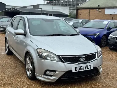 Used Kia Ceed 2011 Silver Hatchback