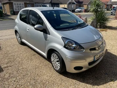 Used Toyota Aygo Platinum 67 HP (49 kW) 2010 Silver Hatchback