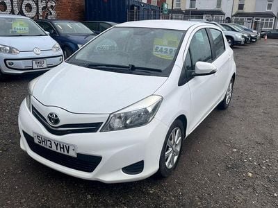 Used Toyota Yaris 2013 White Hatchback