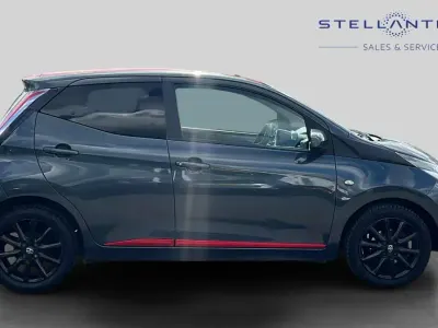 Used Toyota Aygo x-press 67 HP (49 kW) 2018 Grey Hatchback