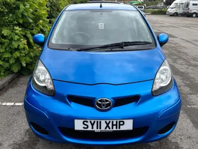 Used Toyota Aygo 68 HP (50 kW) 2011 Blue Hatchback