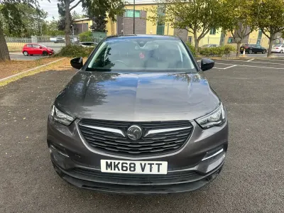 Used Vauxhall Grandland X Sport 130 HP (95 kW) 2018 Grey SUV