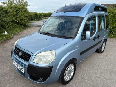 Używany Fiat Doblò Dynamic 77 KM (56 kW) 2007 Niebieski Minivan