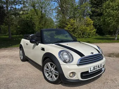 Begagnad Mini Cooper D 2013 Halvkombi