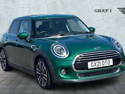 Used Mini Cooper Exclusive 136 HP (100 kW) 2023 Green Hatchback