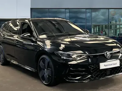 New VW Passat R-line 150 HP (110 kW) 2026 Grenadilla black metallic Estate
