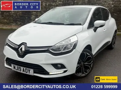 Used Renault Clio Iconic 75 HP (55 kW) 2019 White Hatchback