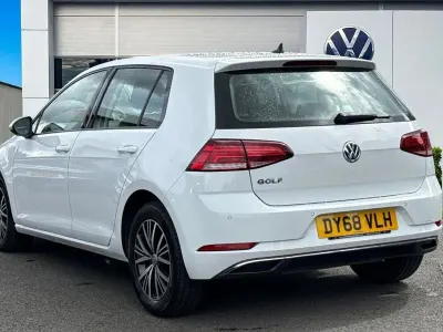 Used VW Golf VII SE 115 HP (84 kW) 2019 White Hatchback
