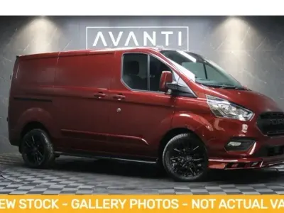 Usado Ford Transit Custom Trend 130 CV (95 kW) 2021 Rojo Van