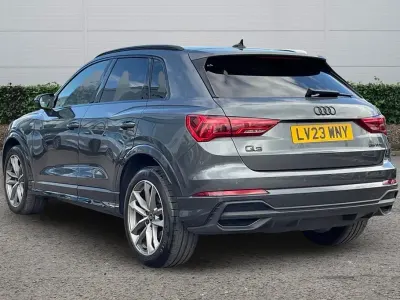Używany Audi Q3 Black Edition 150 KM (110 kW) 2023 Szary SUV