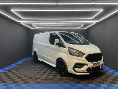 Used Ford Transit Custom Limited 130 HP (95 kW) 2022 White Van
