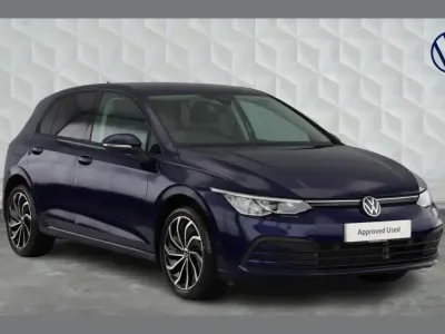Used VW Golf VIII Life 128 HP (94 kW) 2023 Blue Hatchback