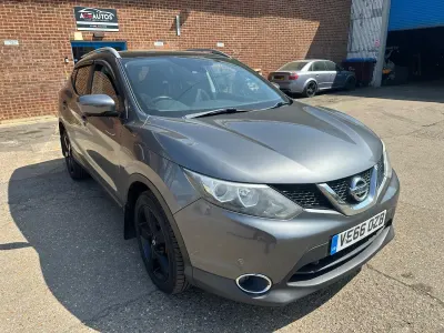 Used Nissan Qashqai N-Connecta 110 HP (80 kW) 2016 Grey SUV
