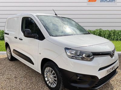 White Used 2021 Toyota Proace MPV | £9,500 (Fair price)