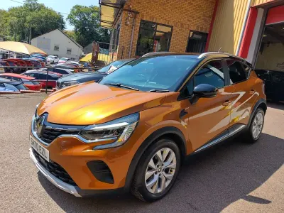 Used Renault Captur Iconic 128 HP (94 kW) 2020 Orange/black SUV