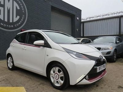 Usado Toyota Aygo X-wave 69 HP (50 kW) 2017 Branco Citadino