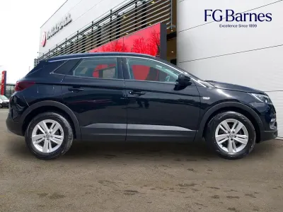 Used Vauxhall Grandland X Business Edition 128 HP (94 kW) 2019 Black SUV