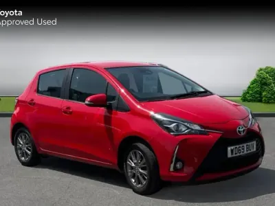 Used Toyota Yaris 111 HP (81 kW) 2020 Chilli red