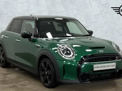 Used Mini Cooper S Classic 176 HP (129 kW) 2023 Green Hatchback
