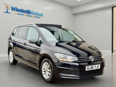 Begagnad VW Touran Family 115 HK (84 kW) 2016 Svart Minibuss