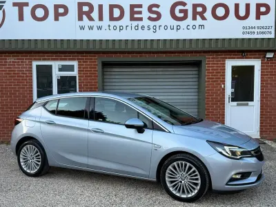 Used Vauxhall Astra Elite 100 HP (73 kW) 2018 Silver Hatchback
