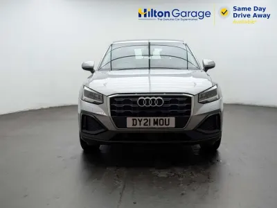Używany Audi Q2 Advanced 2021 Srebrny SUV