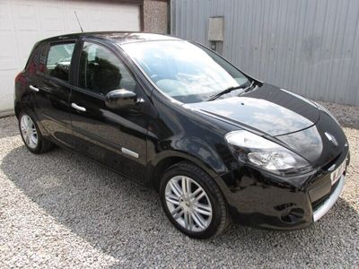 used Renault Clio 1.6 VVT Initiale 5dr Auto ## LOW MILES - VERY CLEAN CAR ## Hatchback