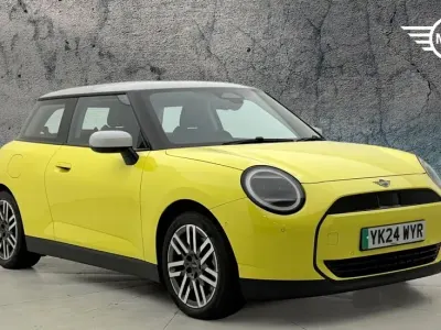 Used Mini Cooper Hatch 133 kW (181 HP) 2024 Yellow Hatchback