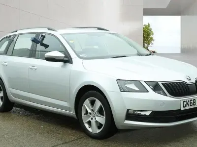 Usado Skoda Octavia SE 115 CV (84 kW) 2018 Plateado Familiar