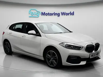 Used BMW 118 Sport Line 136 HP (100 kW) 2022 White Hatchback
