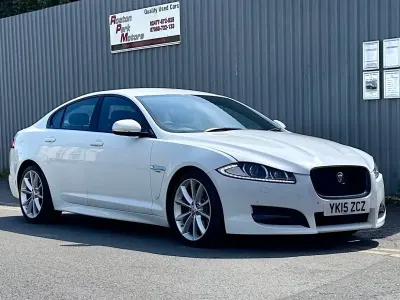 Używany Jaguar XF R-Sport 200 KM (147 kW) 2015 Biały Sedan/Limuzyna
