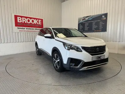 Usado Peugeot 5008 Allure 130 HP (95 kW) 2018 Branco SUV