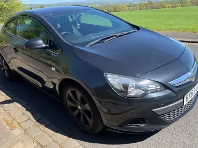 Second-hand Vauxhall Astra GTC Sport 130 CP (95 kW) 2013 Coupe